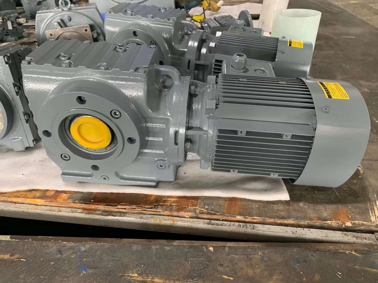 S77-YEJ1.5KW-NA10-M6ٻFF47DRS80M4